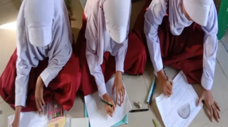 Siswa MIN 9 Langkat Hiasi Ramadan dengan Seni Kaligrafi