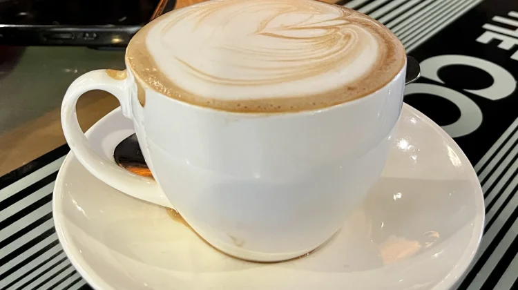 Tetap Bisa Ngopi saat Sahur, Ini Cara Aman agar Tidak Mudah Haus