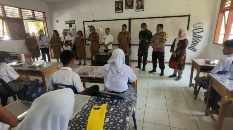 Babinsa 03/Parongil Hadiri Launching MBG di Siboras