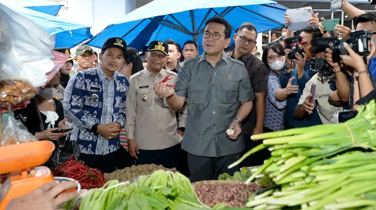 Jelang Idulfitri, Wagub Pantau Harga di Pasar Tebing Tinggi