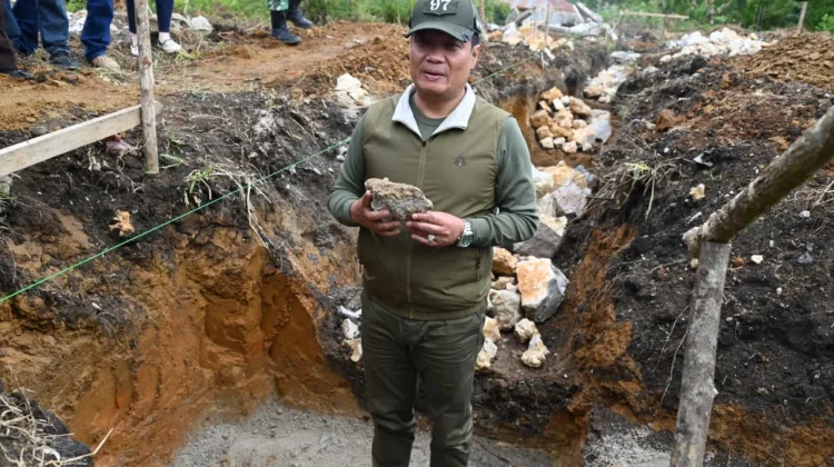 Bupati Humbahas Gelar Peletakan Batu Pertama KDMP Huta Paung
