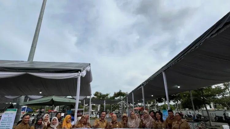 Dinas Kesehatan Sergai Pastikan Takjil Bazar Masjid Agung Aman Konsumsi