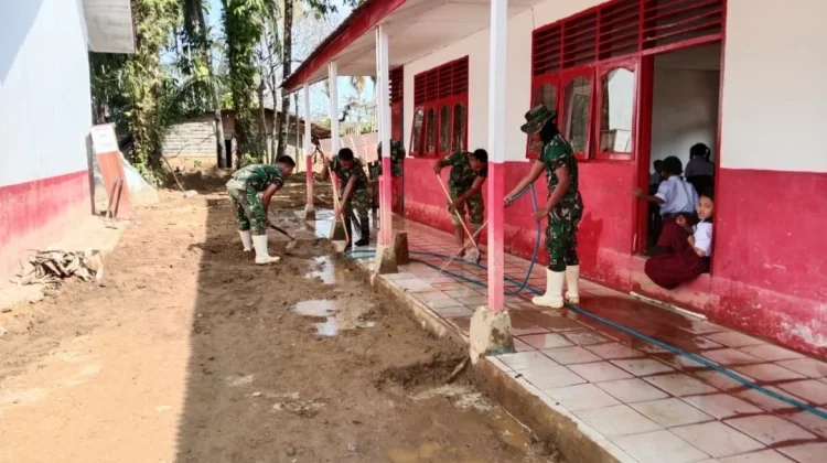Kodam I/BB Bersihkan Sekolah Terdampak Banjir Susulan