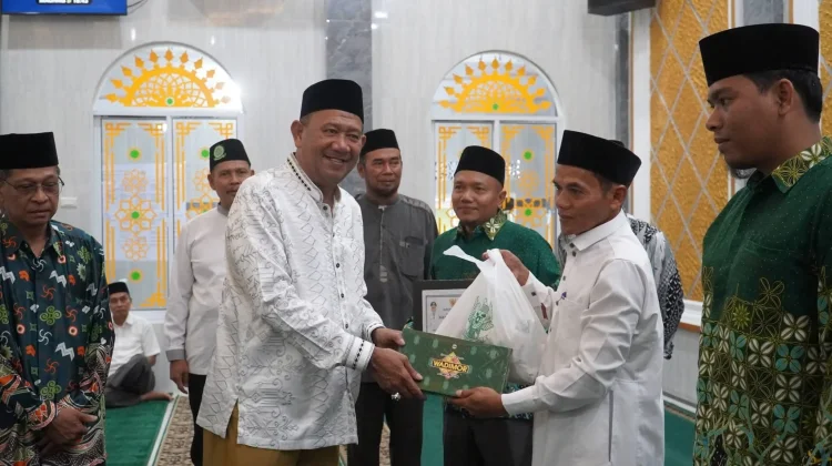 Safari Ramadhan, Bupati Langkat Salurkan Rp20 Juta untuk Masjid Taqwa Stabat