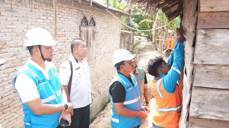 PLN UID Sumut Nyalakan Listrik  136 Rumah Prasejahtera Program Light Up The Dream