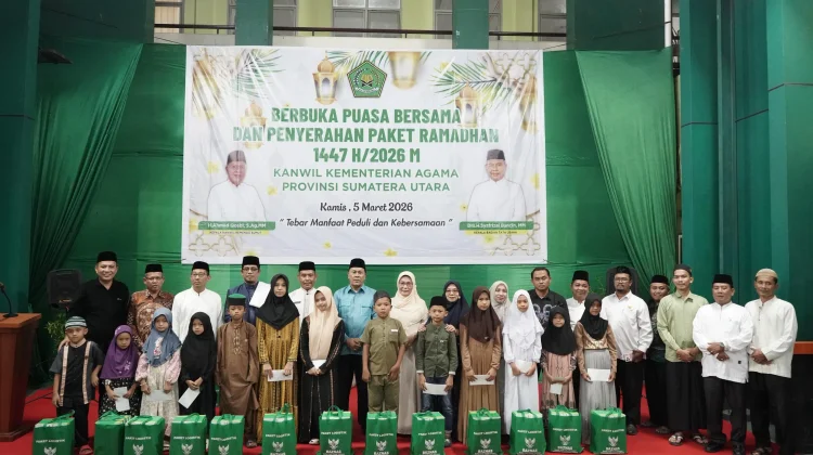 Kanwil Kemenagsu Gelar Buka Puasa Bersama dan Serahkan 200 Paket Ramadan