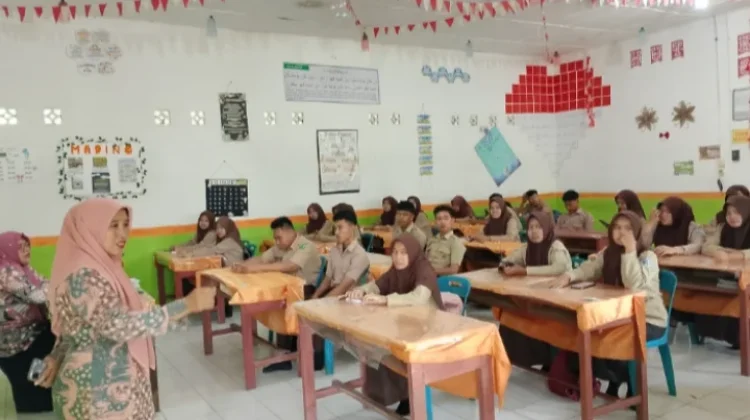 Kepala MAN 1 Labuhanbatu Utara Pantau Pelaksanaan PAT Kelas XII TA 2025/2026
