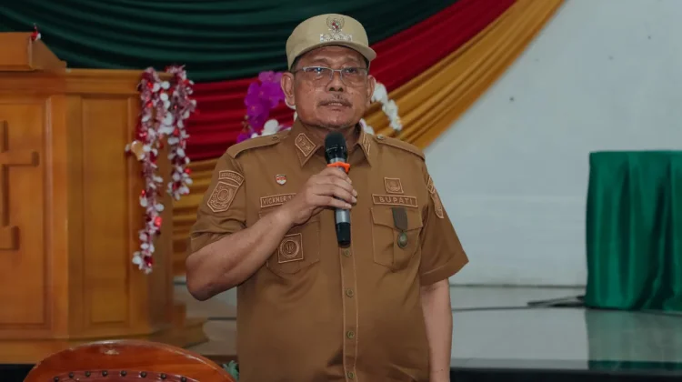 Bupati Dairi Motivasi Siswa dan Tanam 50 Pohon Alpukat