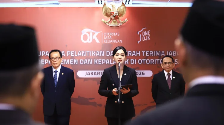 Friderica Lantik Sejumlah Kepala Departemen dan OJK Daerah