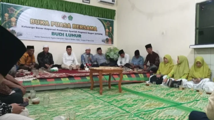 Kemenag Tapsel Gelar Buka Puasa Bersama Usai RAT Koperasi