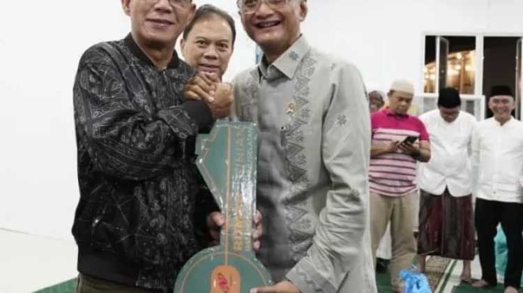 Bupati Tapsel Apresiasi Pembangunan Huntara Korban Bencana