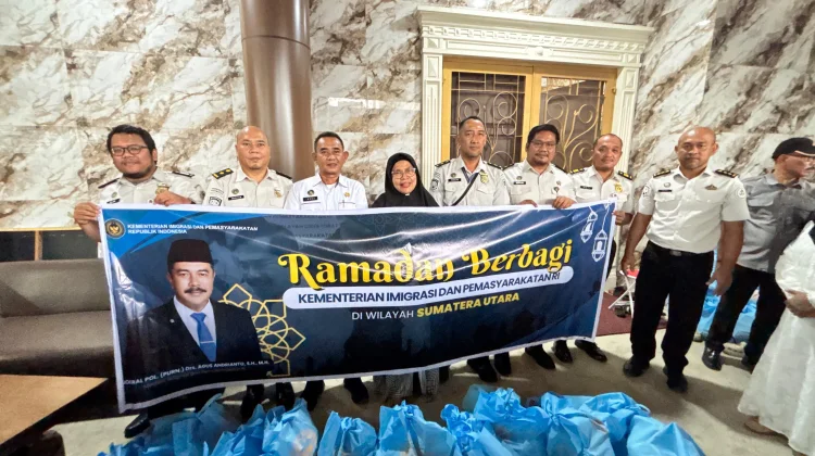 Imigrasi Medan Bagikan 1.500 Paket Ramadan