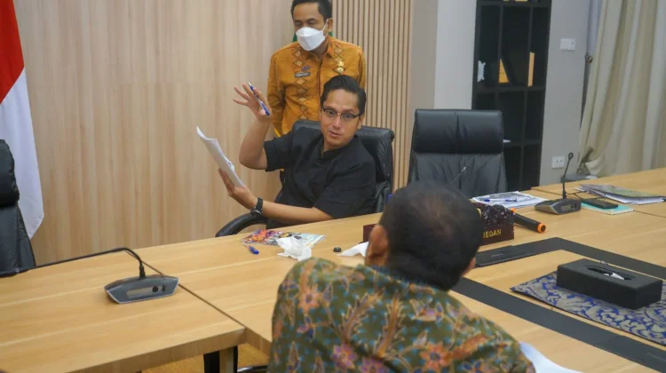 Rico Waas Dorong Revitalisasi Stadion Teladan Cepat dan Aman