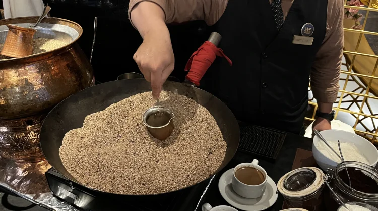 Kopi Turki Hadir di Medan, Cara Seduh Tradisionalnya Curi Perhatian Pengunjung