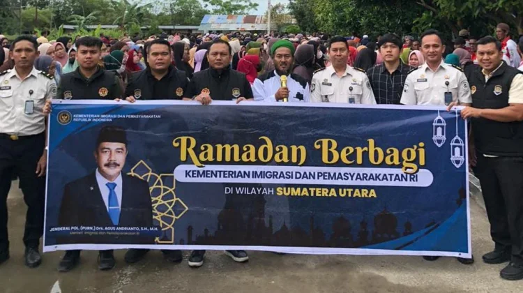 Menteri Imigrasi dan Pemasyarakatan Salurkan Bakti Sosial di Ponpes Mazilah