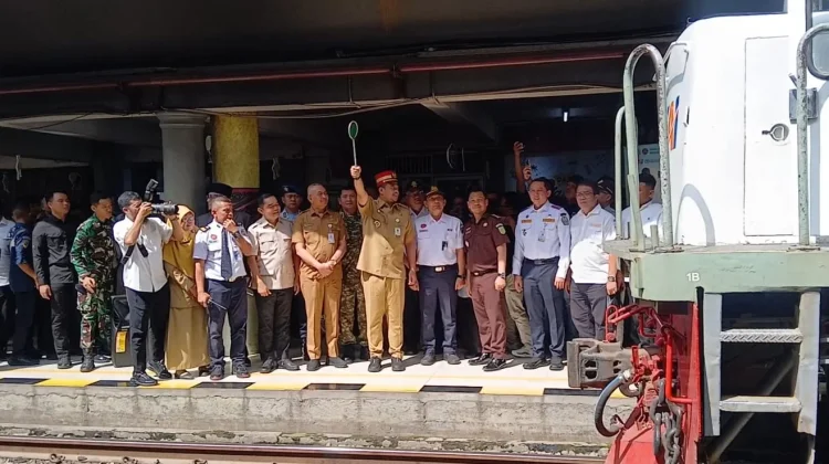 Pelepasan Peserta Mudik Gratis di Stasiun KA Medan