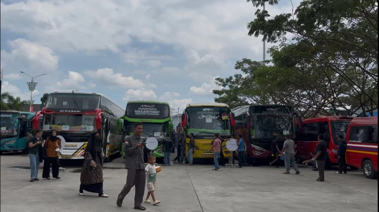 Penumpang Terminal Amplas Medan Naik 35 Persen pada H-5 Lebaran