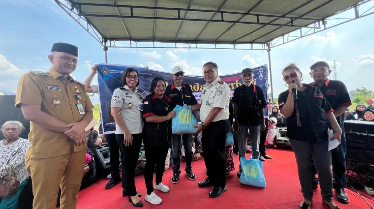 Gandeng Merga Silima, Kemenimipas Salurkan 2.000 Paket Bantuan di Medan Tuntungan