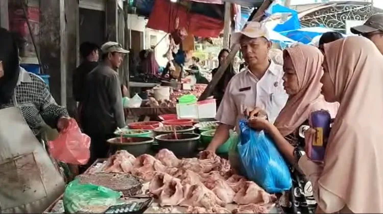 Jelang Lebaran, Harga Daging Ayam Turun dan Daging Sapi Stabil di Medan