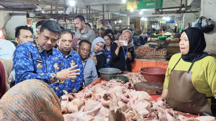 Gubernur Sumut Tinjau Harga Bahan Pokok di Pasar Sukaramai jelang Idulfitri