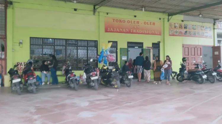 Pembuatan Kue Lebaran Menurun, Tren Pembelian Meningkat