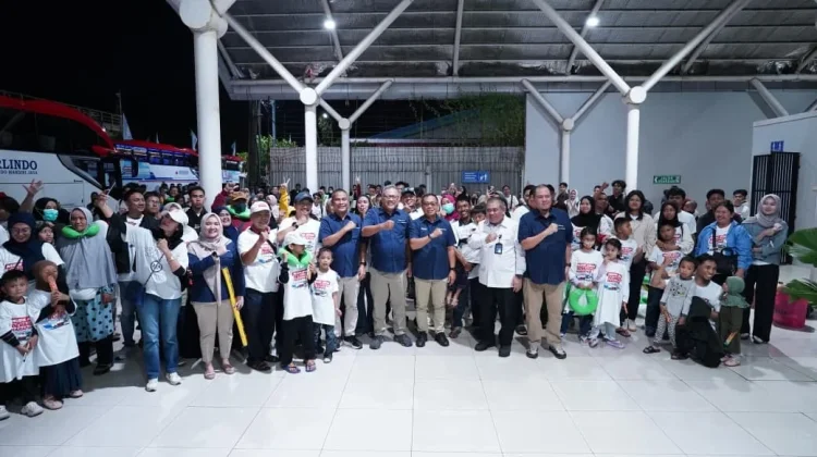 Pelindo Berangkatkan 360 Pemudik dari Makassar
