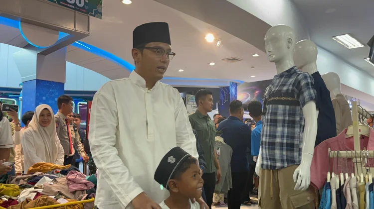 Pemko Medan dan Baznas Ajak 400 Anak Yatim Belanja Baju Lebaran Bersama