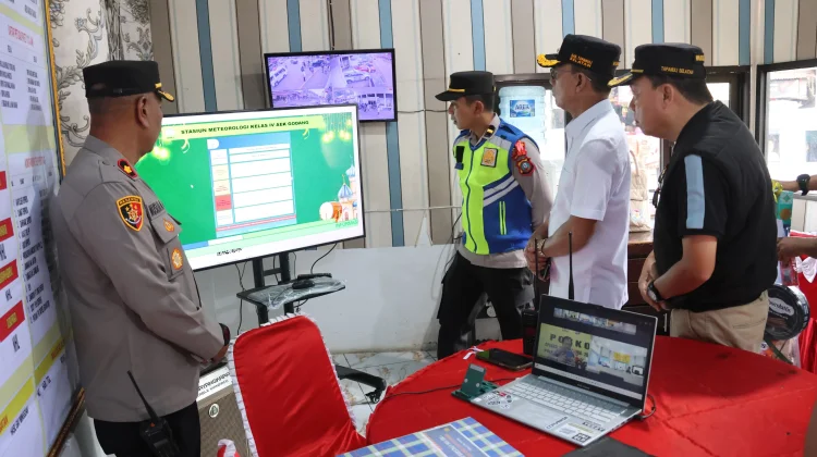 Bupati Tapsel Tinjau Pos Pengamanan Lebaran di Empat Titik