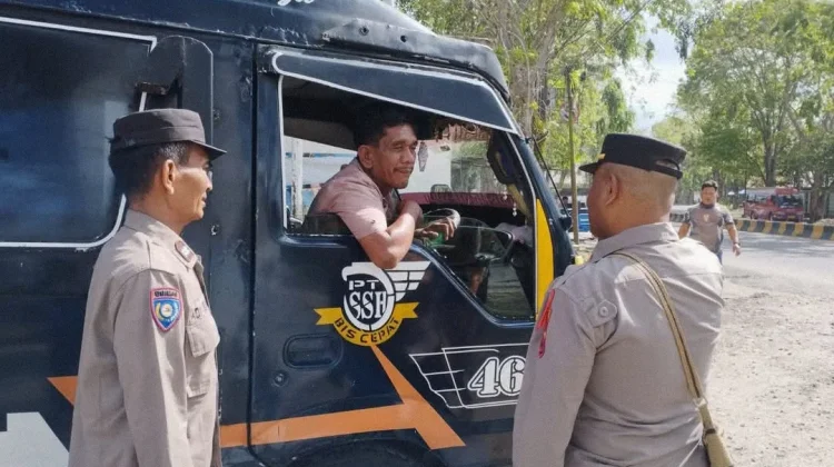 Sat Binmas Edukasi Supir Bus Keselamatan Mudik Lebaran