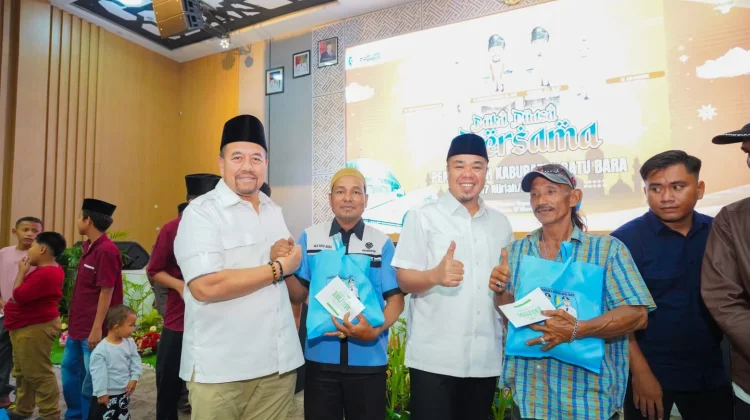 Bupati Batu Bara Santuni Yatim dan Tukang Becak