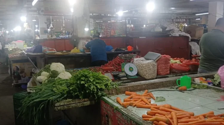 Pedagang di Pasar Petisah Keluhkan Anjloknya Harga Cabai Merah