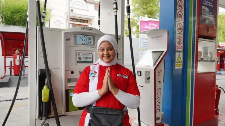 Pertamina Jaga Layanan Energi, Operator SPBU Tetap Bertugas di Hari Raya