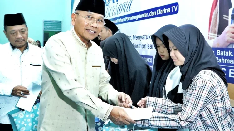 Bupati Simalungun Hadiri Bukber dan Santunan di Universitas Efarina