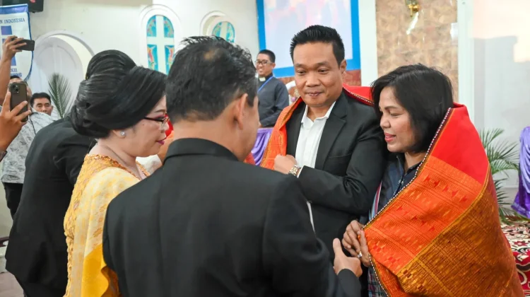 Bupati Humbahas Hadiri Penutupan Sinode ke-65 HKI di Medan
