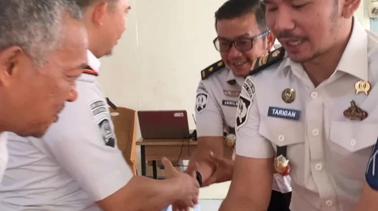 Kalapas Kelas IIB TBA Ajak Seluruh Pegawai Tingkatkan Integritas dan Komitmen