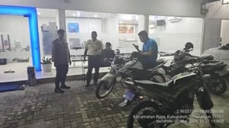 Blue Light Patrol: Polsek Raya Sasar Bank dan Jalur Rawan hingga Kejahatan Jalanan