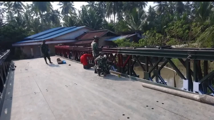Kodim 0208/AS Rampungkan Pembangunan Jembatan Modular di Desa Lubuk Palas