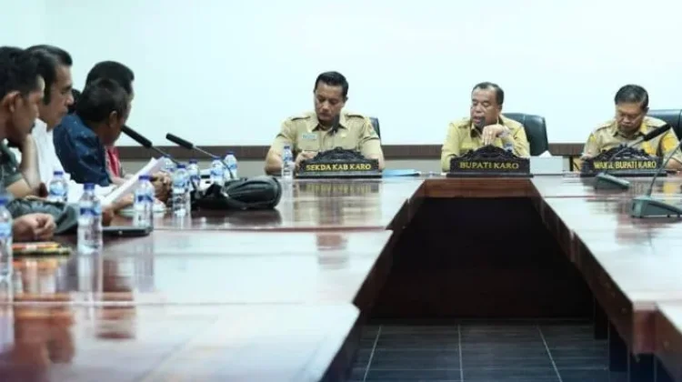Pemerintah Daerah Butuh Peran Lembaga Adat untuk Jaga Identitas Daerah