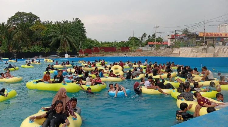 Fenomena Kolam Ombak, Alternatif Favorit Warga Medan Pengganti Suasana Pantai