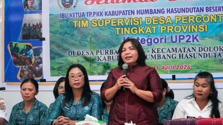 Ketua TP PKK Humbahas Supervisi UP2K di Doloksanggul