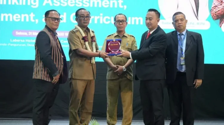 Wabup Samosir Buka Pelatihan Digital bagi Kepala Sekolah