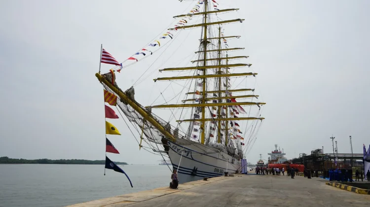 KRI Bima Suci Sandar di Belawan, Wali Kota Medan Sambut Kedatangan Peserta APCS 2026