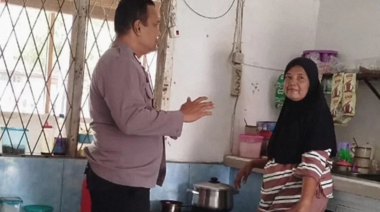 Bhabinkamtibmas Ingatkan Warga Waspada Penipuan Online