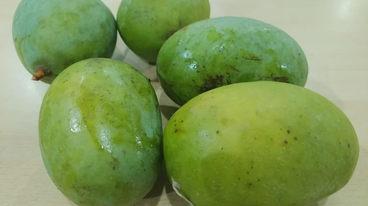 Jangan Berlebih Makan Kueni, Ini Risikonya bagi Tubuh
