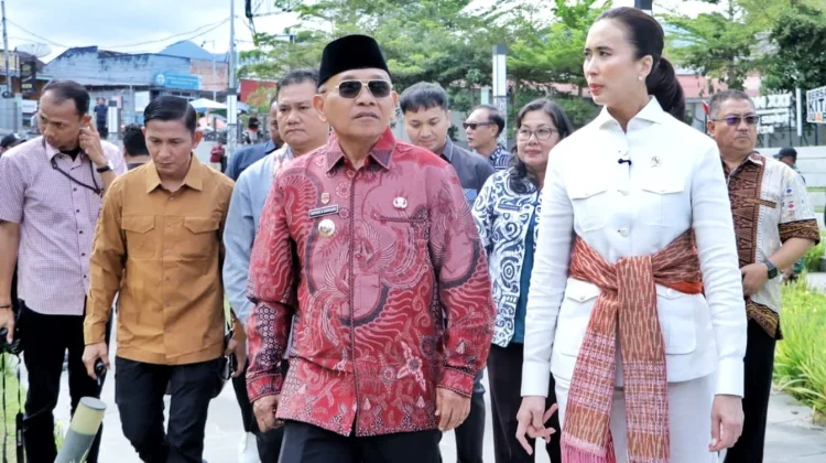 Menpar Tinjau Pengembangan Wisata Danau Toba