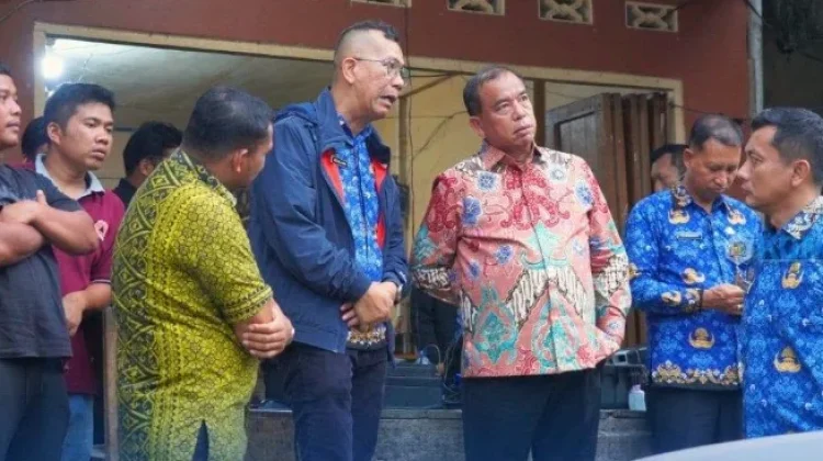 Hadiri Kegiatan Ibadah di Desa Mburidi, Bupati Karo Dengar Keluhan Warga