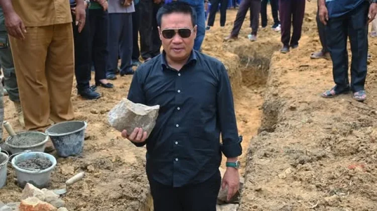 Bupati Humbahas Letakkan Batu Pertama KDMP Parmonangan