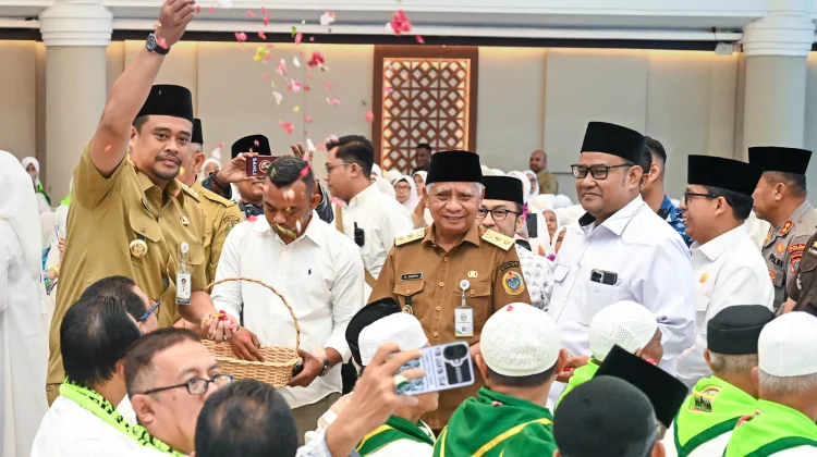 Tepung Tawari Calon Jemaah Haji, Bobby Nasution: Jaga Kesehatan dan Nama Baik Sumut