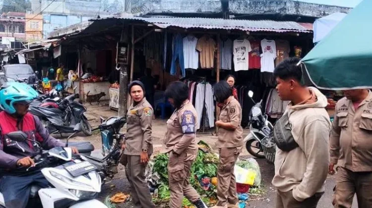 Satpol PP Karo Tertibkan Pedagang Kaki Lima di Berastagi dan Kabanjahe