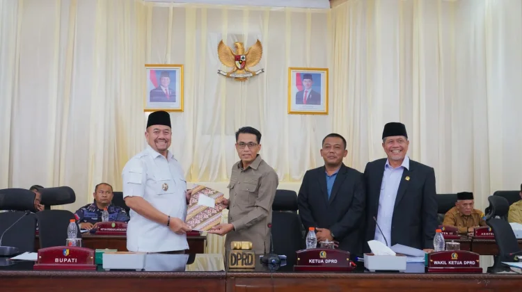 Bupati Batu Bara Hadiri Paripurna DPRD, Bahas LKPJ dan Rencana Perubahan BUMD